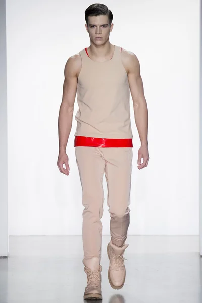 Look 19